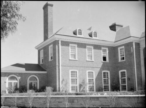 View from Perth Avenue of the Embassy of the United States of America, Canberra, ca. 1949 [picture] / E.W. Searle