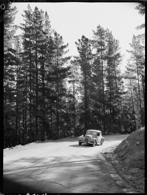 Searle's Citroen on Mount Stromlo Road, Canberra, ca. 1949, 2 [picture] / E.W. Searle