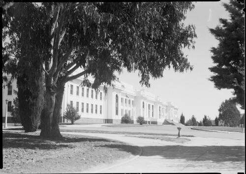 Front of old Parliament House from the House of Representatives side, Canberra, ca. 1949 [picture] / E.W. Searle