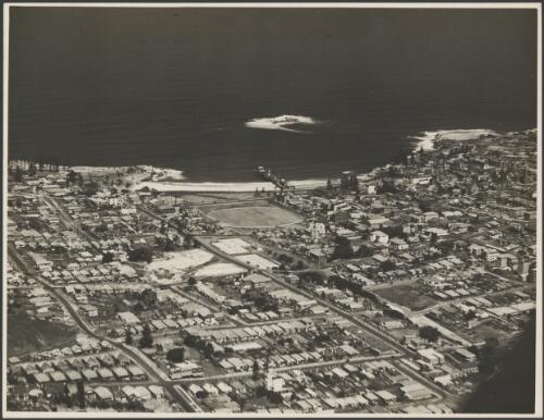 Aerial view of Coogee, Sydney, ca. 1935 [picture] / E.W. Searle