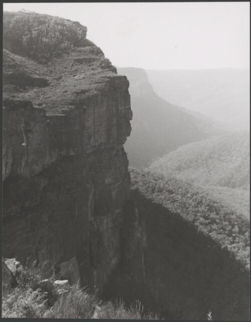 Grose Valley, Blue Mountains, New South Wales, ca. 1935, 9 [picture] / E.W. Searle