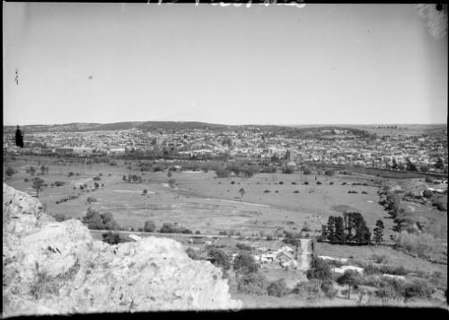View over Goulburn, New South Wales, ca. 1935, 4 [picture] / E.W. Searle