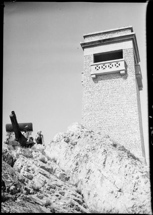 War Memorial, Goulburn, New South Wales, ca. 1935, 3 [picture] / E.W. Searle