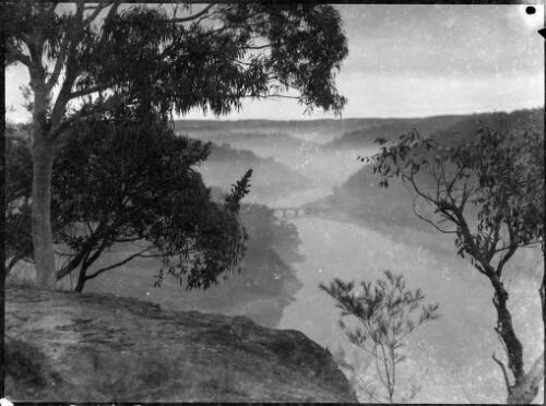 Bridge over Hawkesbury River, New South Wales, ca. 1935 [picture] / E.W. Searle