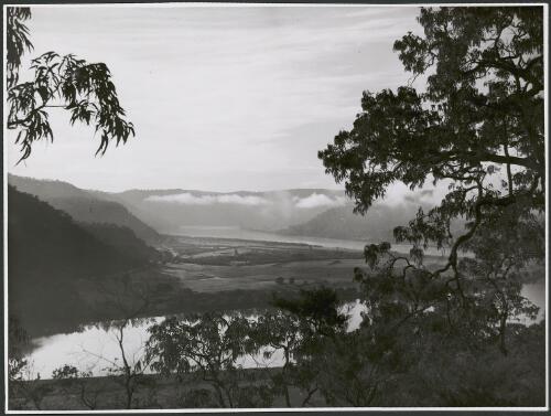 River flats, Hawkesbury River, New South Wales, ca. 1935, 4 [picture] / E.W. Searle