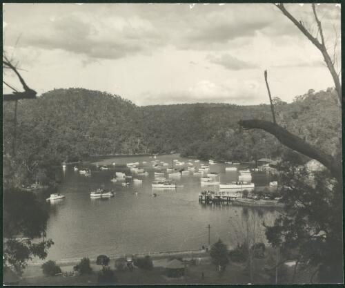 Boats moored at Brooklyn, Hawkesbury River region, Hawkesbury River, New South Wales, ca. 1935 [picture] / E.W. Searle