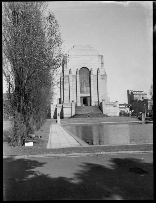 ANZAC Memorial, Hyde Park, Sydney, ca. 1935, 1 [picture] / E.W. Searle