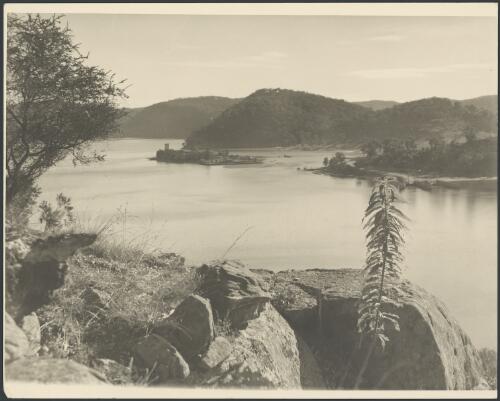 Peat Island, Hawkesbury River, New South Wales, ca. 1935, 3 [picture] / E.W. Searle