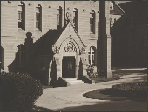 Convent of the Sacred Heart, Rose Bay, Sydney Harbour, ca. 1945 [picture] / E.W. Searle