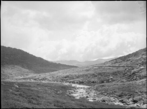 Mountain landscape, Kosciuscko [i.e. Kosciuszko] National Park, New South Wales, ca. 1949, 3 [picture] / E.W. Searle