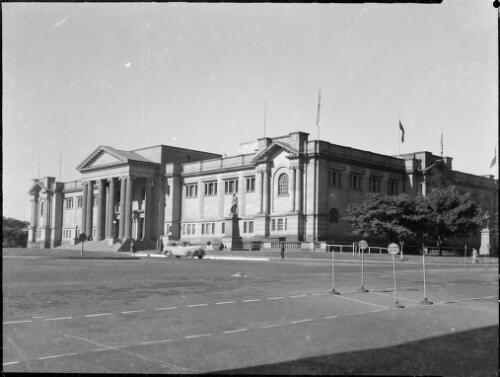 State Library of New South Wales, Macquarie Street, Sydney, ca. 1945, 2 [picture] / E.W. Searle