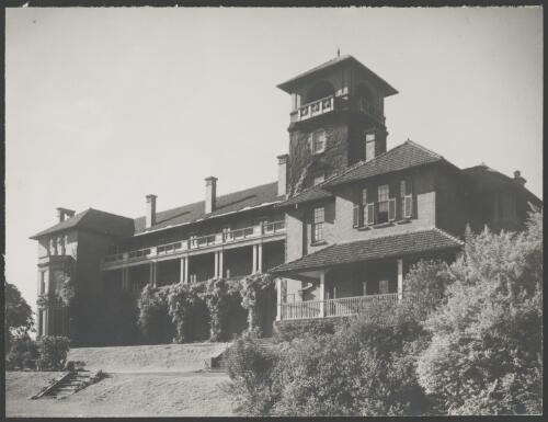 Women's College, University of Sydney, Camperdown, Sydney, ca. 1935, 1 [picture] / E.W. Searle
