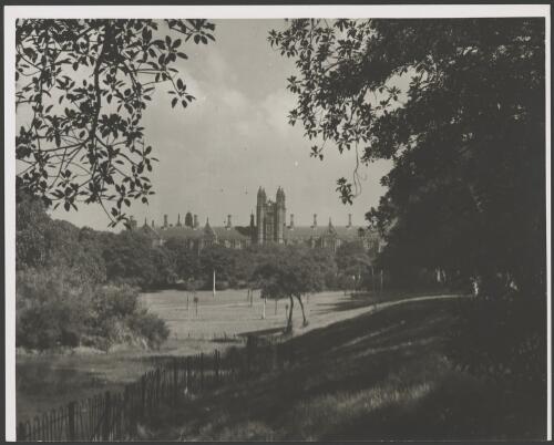 Quadrangle, University of Sydney, Camperdown, Sydney, ca. 1935, 2 [picture] / E.W. Searle