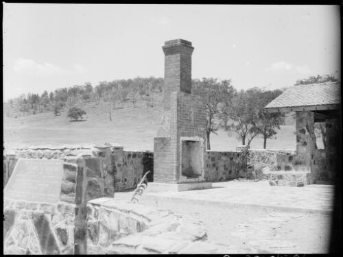 Plaque and chimney stack of Henry Lawson's childhood home, Eurunderee, New South Wales, ca. 1949, 2 [picture] / E.W. Searle
