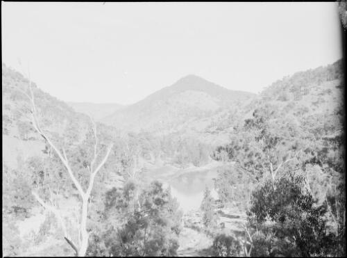 Wollondilly River, New South Wales, ca. 1945, 9 [picture] / E.W. Searle