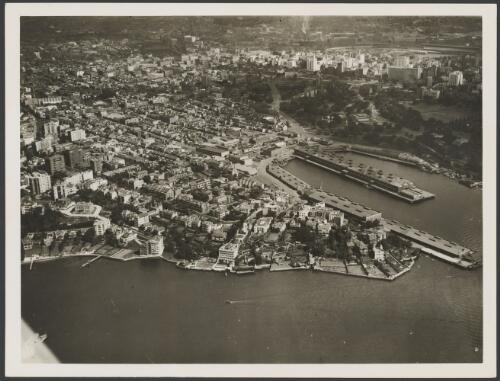 Aerial view of Woolloomooloo, Sydney Harbour, ca. 1935 [picture] / E.W. Searle