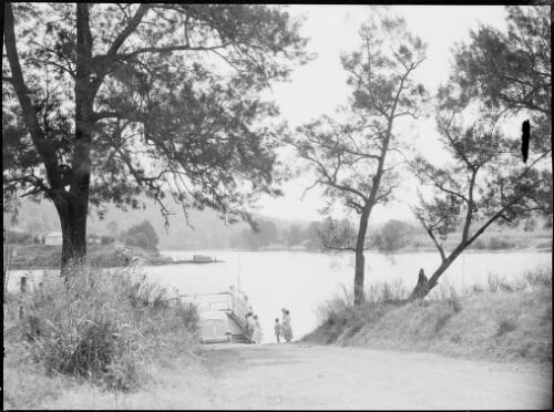 Punt crossing a river, New South Wales, ca. 1945, 1 [picture] / E.W. Searle