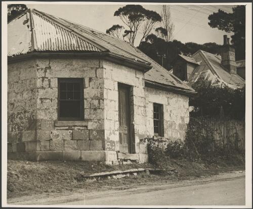Angled corner of a stone block house, Australia, ca. 1935 [picture] / E.W. Searle