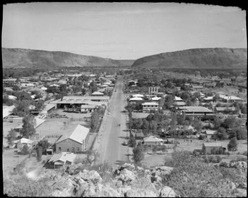 View along the Stuart Highway towards Heavitree Gap, Alice Springs, Northern Territory, 1947, 2 [picture] / E.W. Searle