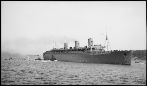 Troop ship Queen Mary, Sydney Harbour, 1940, 1 [picture] / E.W. Searle