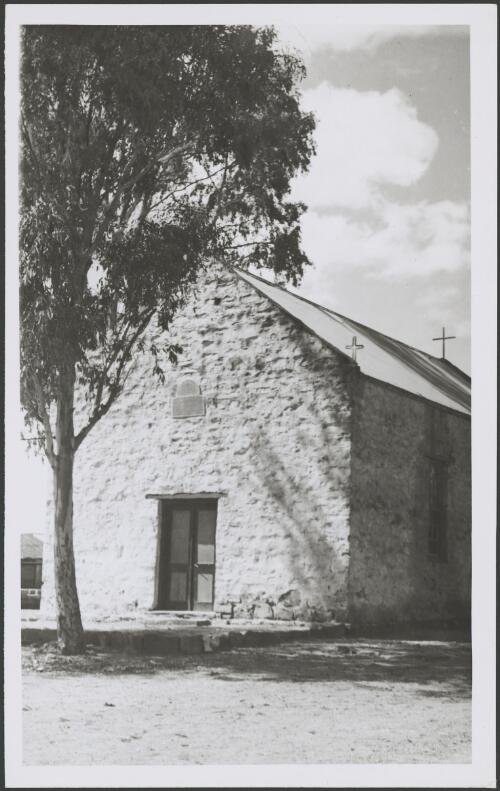School house, Hermannsburg Mission, Finke River, Northern Territory, 1947 [picture] / E.W. Searle