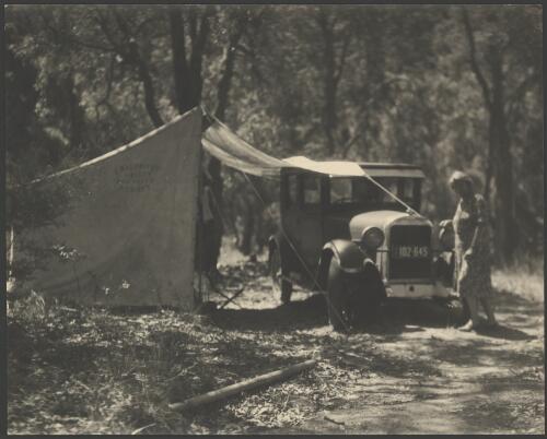 Mrs Searle, an Essex car and a tent, Kangaroo Point, New South Wales, 1946 [picture] / E.W. Searle