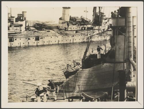 Scuttling the HMAS Australia off Sydney Heads, 1924 [picture]