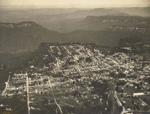 Aerial view of Katoomba, New South Wales [picture] / E.W. Searle