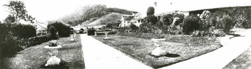Coolangatta homestead with garden, Berry, New South Wales, ca. 1919, 1 [picture]