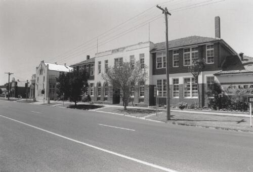 Echuca Technical School, High Street. Echuca, 1994 [picture] / photography by Raymond de Berquelle