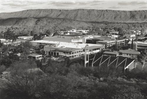 Panorama view of Alice Springs - view south to McDonnell ranges [picture] / Bob Miller