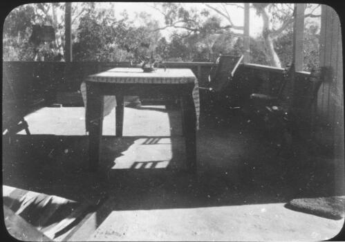 Verandah [transparency] : a deputation lantern slide of the AIM [Australian Inland Mission] Head Office, 1926-1940 / [John Flynn?]
