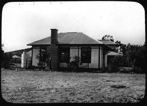 A. S. [Alice Springs?] clubroom [transparency] : a deputation lantern slide of the AIM [Australian Inland Mission] Head Office, 1926-1940 / [John Flynn?]
