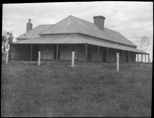 Homestead, Charlotte Waters Overland Telegraph Station, Northern Territory [transparency] : lantern slide used by Rev. F.H. Paterson, north South Australia / [John Flynn?]