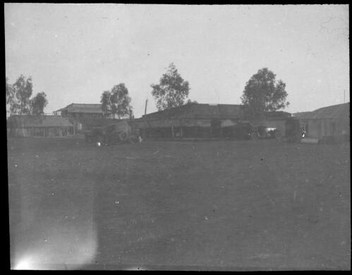 Homestead, Horseshoe Bend?, Northern Territory? [transparency] : lantern slide used by Rev. F.H. Paterson, north South Australia / [John Flynn?]