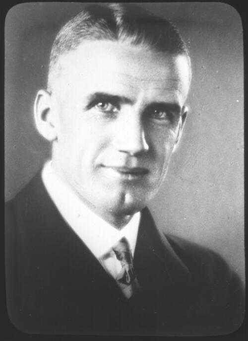 Portrait of an unidentified man [transparency] : lantern slide used by Rev. F.H. Paterson, north South Australia / [John Flynn?]