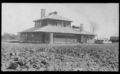 Unidentified building with tin roof [transparency] : a lantern slide used for publicity in South Australia / [John Flynn]