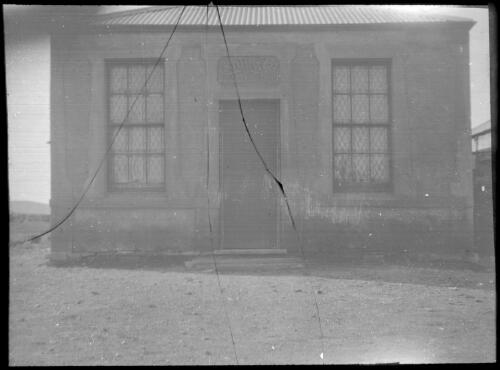 Smith's Dunesk Mission building at Beltana, South Australia [transparency] : taken during the Resonian trip to the Northern Territory led by John Flynn / [John Flynn?]