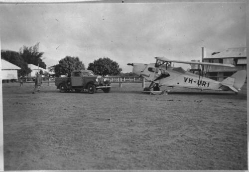 Mail plane at Dunbar, Queensland [picture] : part of scenes of the Dunbar opening, Fred McKay patrol 1938 / [John Flynn?]
