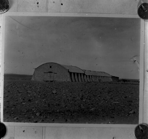 Cordillo Downs woolshed, South Australia [picture] : scenes of the Birdsville area / [John Flynn?]