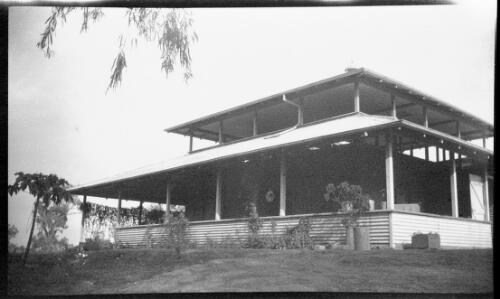 Side view of the Port Hedland hospital [picture] : taken on a survey trip undertaken in 1927 by Rev. J.A. Barber and Dr. George Simpson for the Flying Doctor Scheme, Western Australia, 1927 / [J.A. Barber and George Simpson]