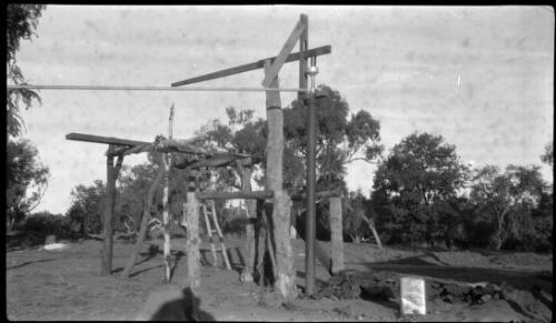 Timber building frame [1] [picture] : construction of the Fitzroy Crossing hospital / [John Flynn?]