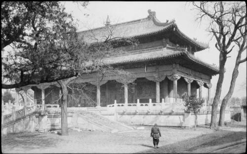 [Large temple building with stairway and figure in forecourt, China, ca. 1930] [picture] / Stanley O. Gregory