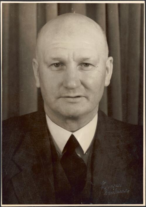 Portrait of H. C. Barnard, M.P. [picture] / Dwyer