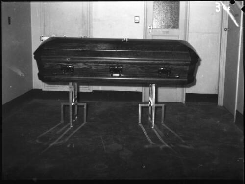 The coffin of Prime Minister John Curtin at Parliament House, Canberra, on 6 July 1945 [picture] / L.J. Dwyer