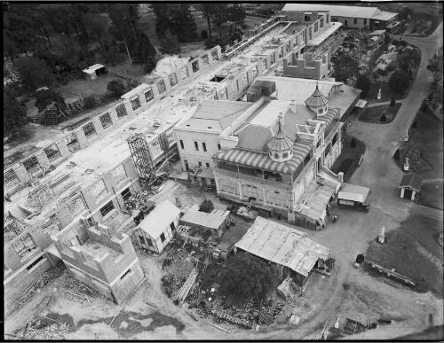 Construction of Nestlé's Company factory and Abbotsford House from the air, Abbotsford, Sydney, NSW, c1918 [picture] / A.G. Foster