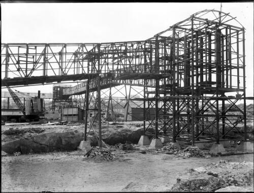 Construction of wheat silos, Glebe Island, New South Wales [1] [picture] / A.G. Foster