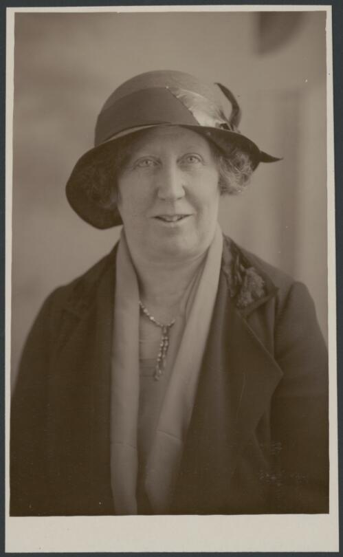 Portrait of Mrs Deane [?], wife of Henry J. Deane, 1932 [picture]