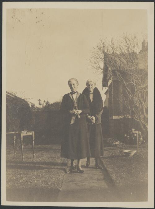Portrait of Misses Emily and Fanny Dixon, Malvern, Victoria, 1931 [picture]