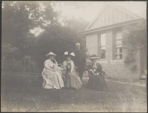 Group portrait of Mrs Pyrott with Mathilde Deane [?], an unidentified man and unidentified woman, 1909? [picture]